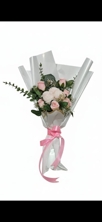 Elegant Pink Rose Bouquet
